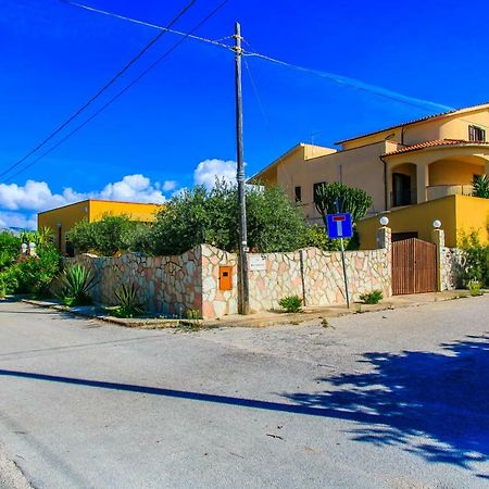 Casa Vacanze L'Orizzonte Aparthotel Valderice Exteriör bild