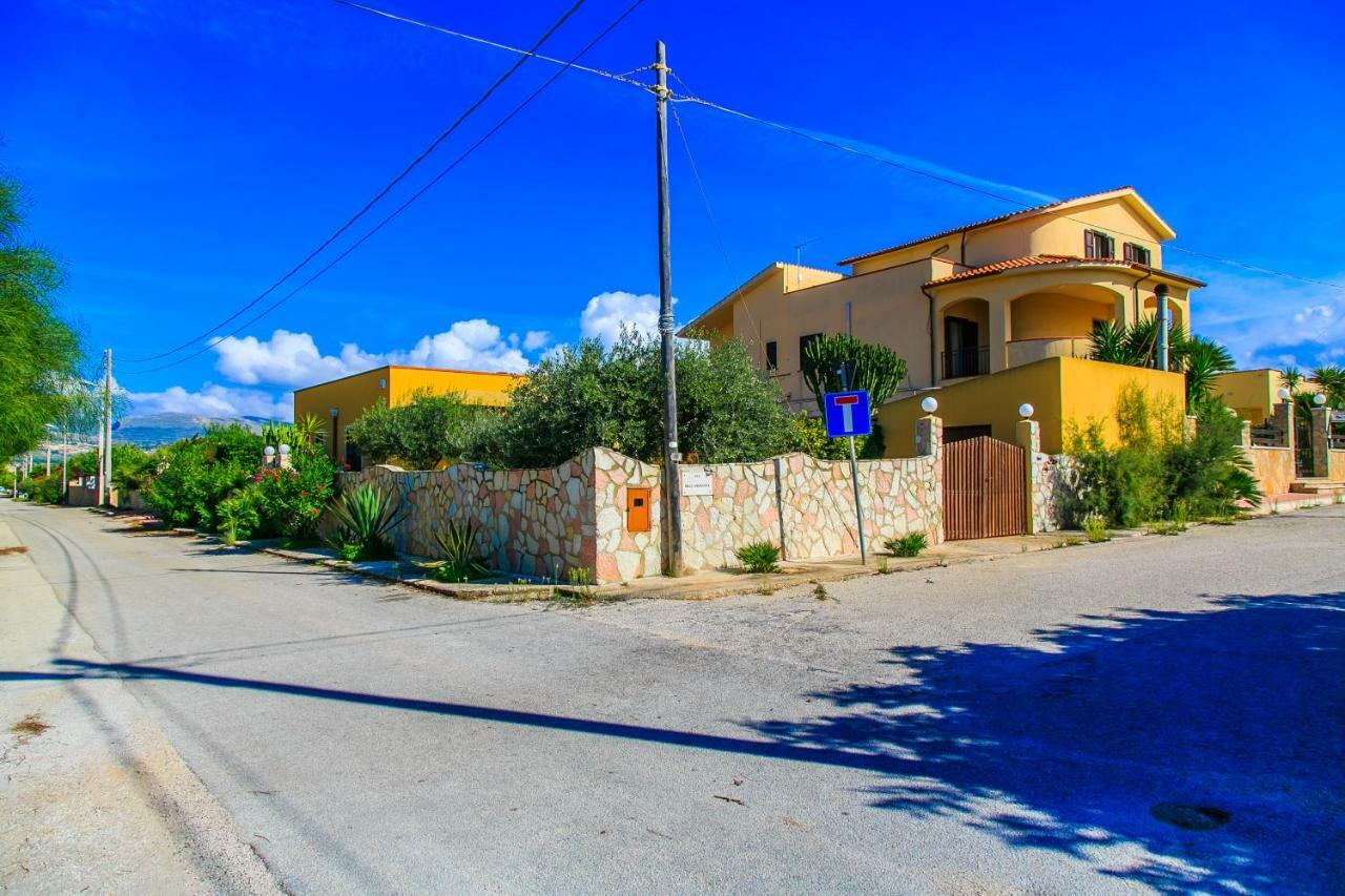 Casa Vacanze L'Orizzonte Aparthotel Valderice Exteriör bild