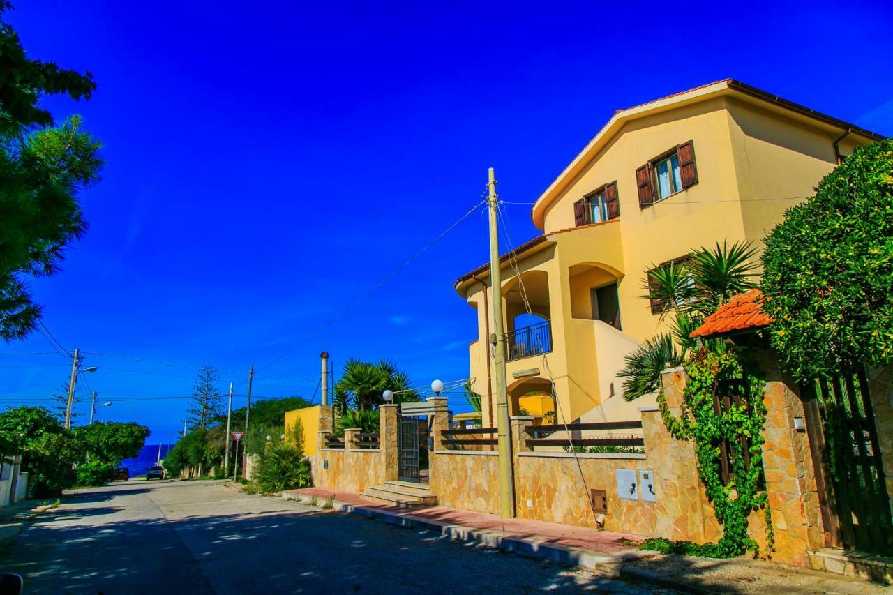 Casa Vacanze L'Orizzonte Aparthotel Valderice Exteriör bild