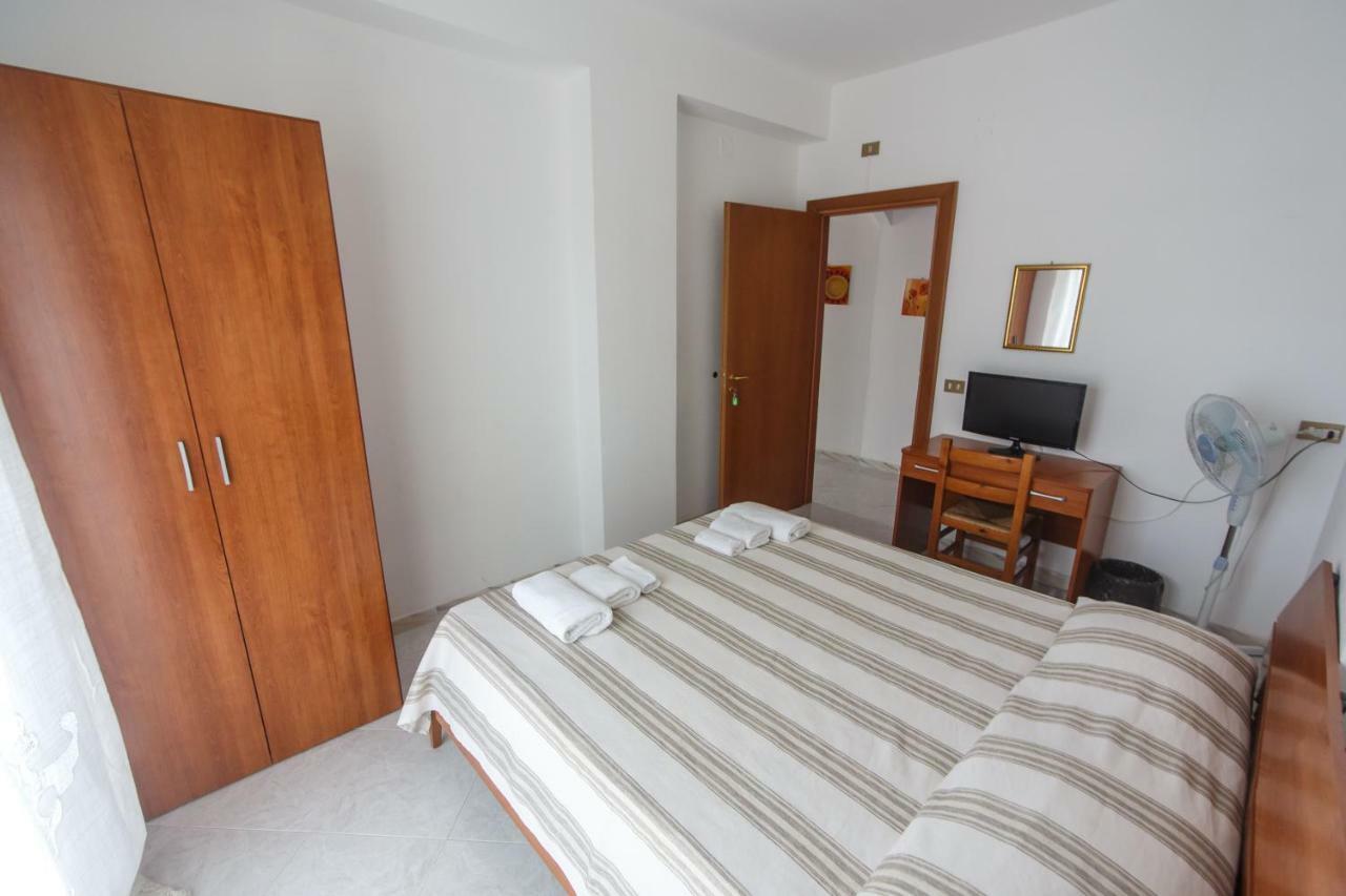 Casa Vacanze L'Orizzonte Aparthotel Valderice Exteriör bild