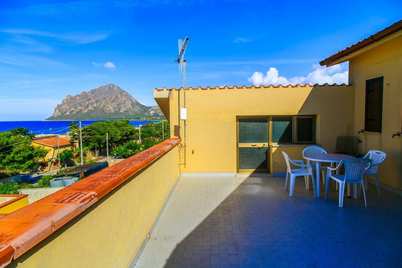 Casa Vacanze L'Orizzonte Aparthotel Valderice Exteriör bild