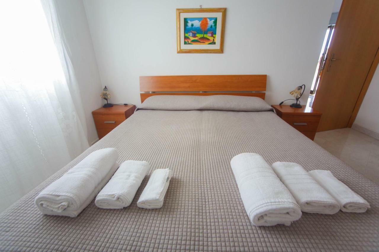 Casa Vacanze L'Orizzonte Aparthotel Valderice Exteriör bild